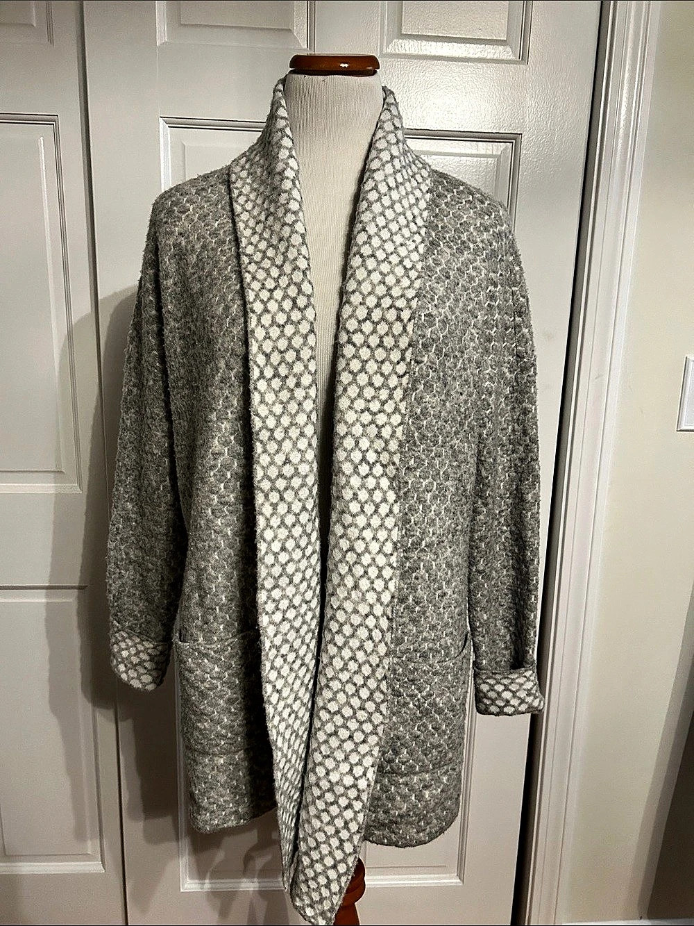 krimson Klover Geometric Merino Wool Cardigan in Gray & White Medium